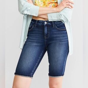 Kancan Estilo Mid Rise Bermuda Blue Denim Frayed Denim Shorts Womens  size 27
